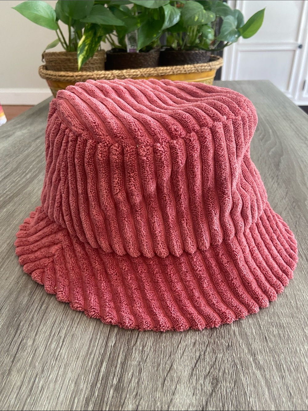 Urban Outfitters Textured Ribbed Bucket Hat in Dusty Rose